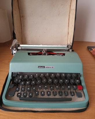 macchina da scrivere vintage 