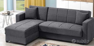 Divano con la penisola colore gri scuro