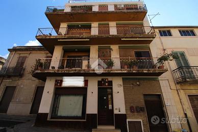 4 LOCALI A REGGIO DI CALABRIA