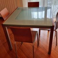 tavolo allungabile + 4 sedie