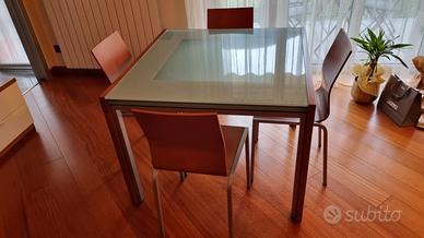 tavolo allungabile + 4 sedie