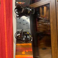 Snowbord Burton Custom con attacchi Burton Mission