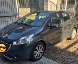 Pegeuot 208 neopatentati tagliandata