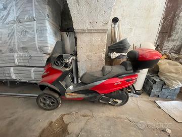 N.2 PIAGGIO MP3 300