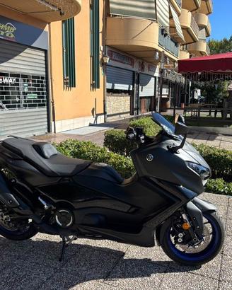 YAMAHA T-Max 560 TUTTO INCLUSO ANCHE PASSAGGIO!