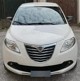 Lancia Ypsilon 2014 benzina metano 