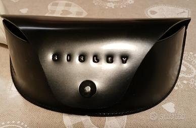 Custodia nera occhiali Sysley 17x8 cm. Nuova.