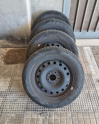 GOMME INVERNALI USATE MARCA APOLLO SU CERCHI 1 6