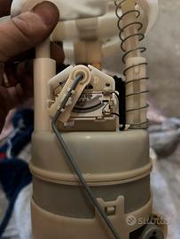 Pompa. Di benzina. Nisan juk. 2012