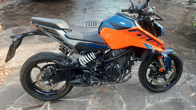 Moto ktm duke 125