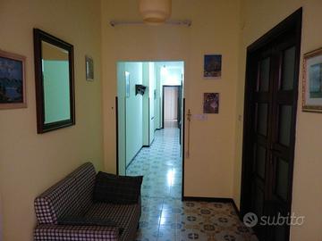 Camera con bagno privato in zona residenziale