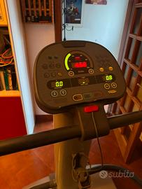 Tapis roulant TECHNOGYM professionale pieghevole