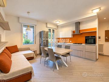 TRELOCALI CON BALCONE E CORTILE PRIVATO