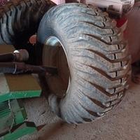 2 pneumatici + cerchi 6 fori 500/60 - 22.5