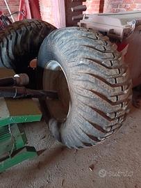 2 pneumatici + cerchi 6 fori 500/60 - 22.5