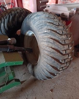 2 pneumatici + cerchi 6 fori 500/60 - 22.5