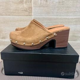 Zoccoli  borchiati “Camel”