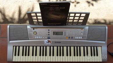 Tastiera Yamaha PSR-E303 YPT-300 + supporto
