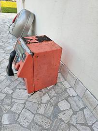 Due telefoni da cabina telefonica anni 80/90