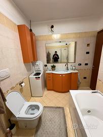 mobile e lavandino con rubineti