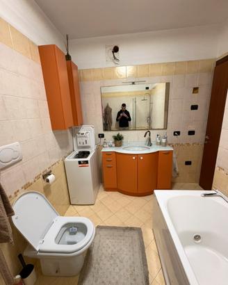 mobile e lavandino con rubineti