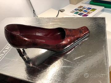 Scarpe eleganti in coccodrillo