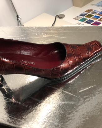 Scarpe eleganti in coccodrillo