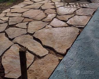 Scorza gigante, pietra gigante da giardino