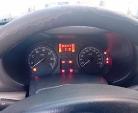 RENAULT Clio - 2004