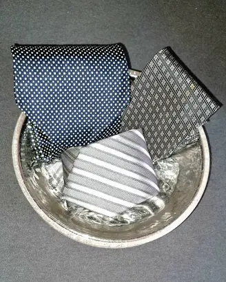 Lotto cravatte firmate Armani e altri