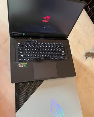 ASUS ROG Zephyrus G15 - RTX 3070, Ryzen 9, 16GB, 1
