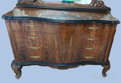 Cassettiera in noce con specchio