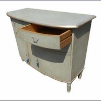 Credenza bombata laccata a mano marmorizzata