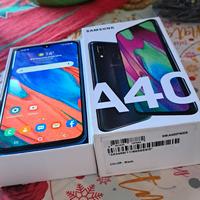 samsung a 40 usato com'è nuovo con accessori. 