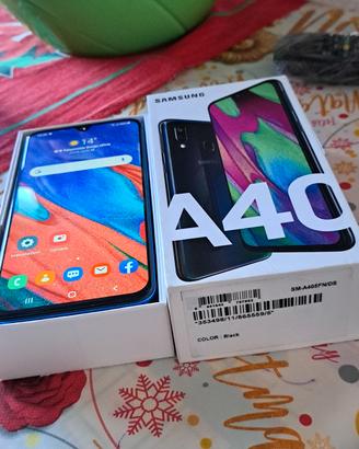 samsung a 40 usato com'è nuovo con accessori. 