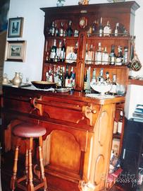 mobile bar in legno  completo di sgabello 