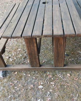 Tavolo in legno con panca, usato e ricondizionato