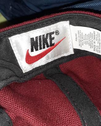 Lotto di 6 berretti con visiera, un mix di stili e