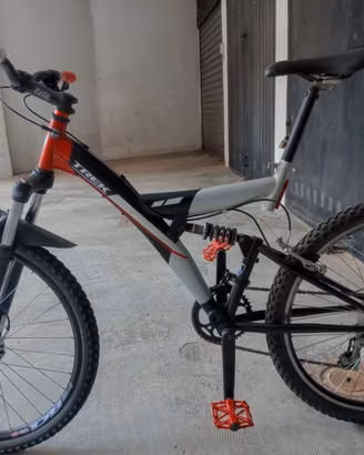 MTB FULL  (L)  26" freni idraulici