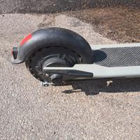  monopattino elettrico