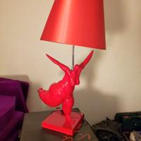 lampada da tavolo donna rossa