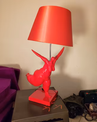 lampada da tavolo donna rossa