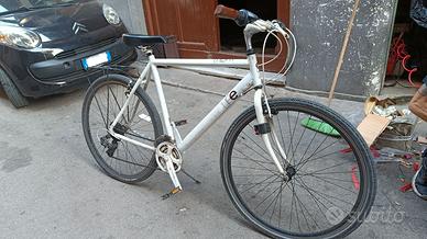Bicicletta life Trekking 18V