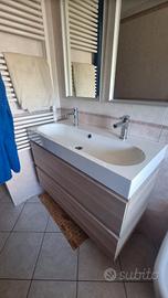 Mobile bagno con pensili