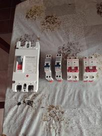 Interruttori per fotovoltaico. Più porta fusibili