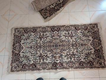 due scendiletto Leone di Persia e una pedana centr