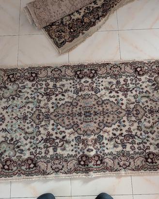 due scendiletto Leone di Persia e una pedana centr