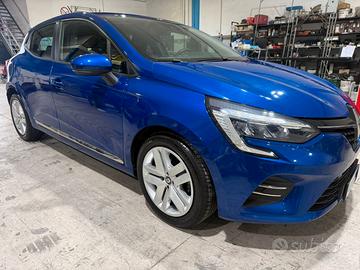 Renault Clio neo-patentati