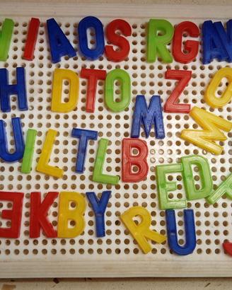 Quercetti lettere e lavagna giocattoli per bambini