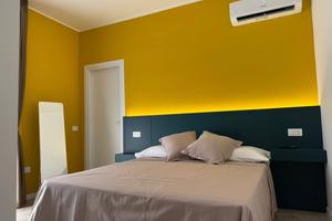 HOUSE on SUNDAY Sole